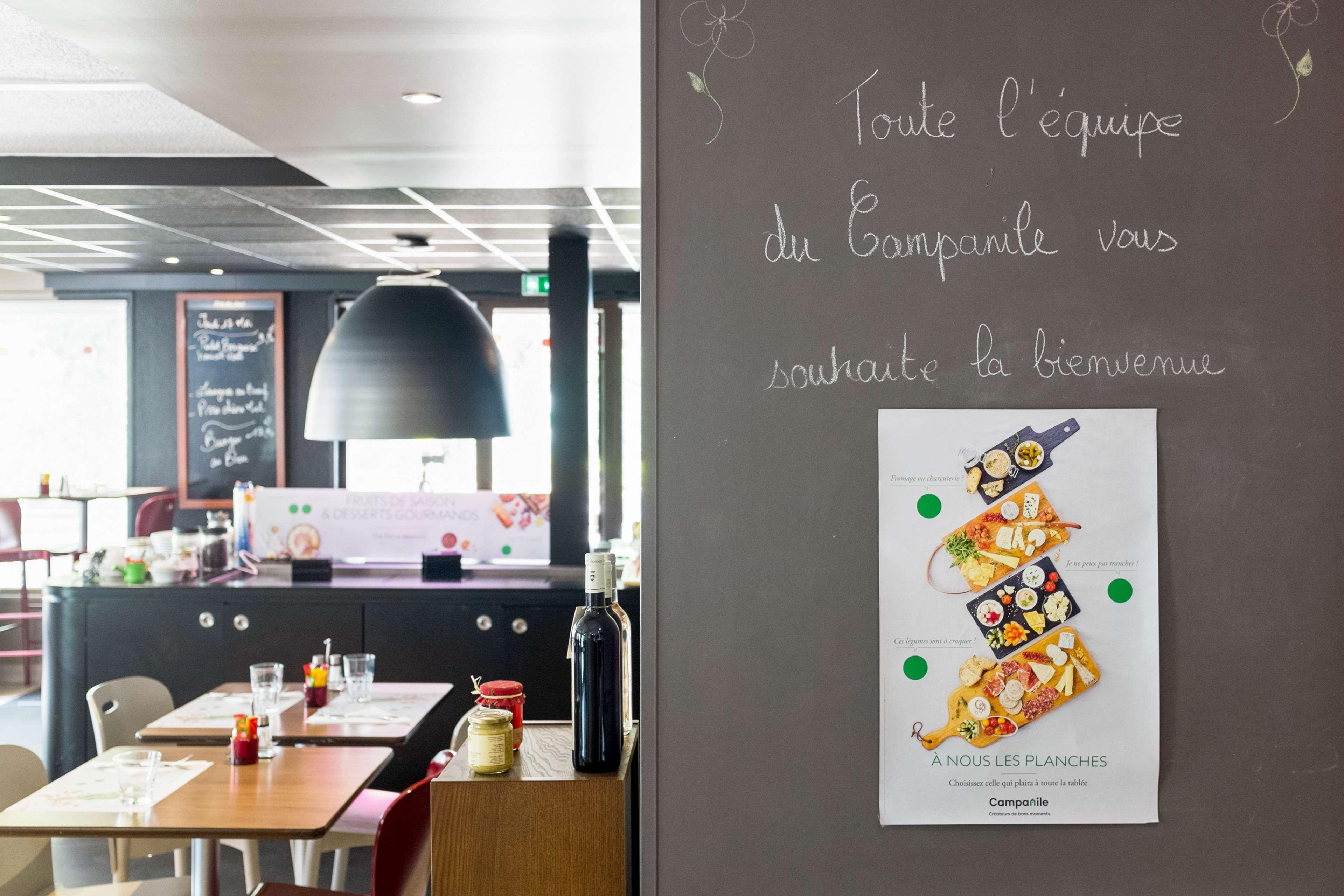 Campanile Evry Est - Saint Germain Les Corbeil Hotell Exteriör bild